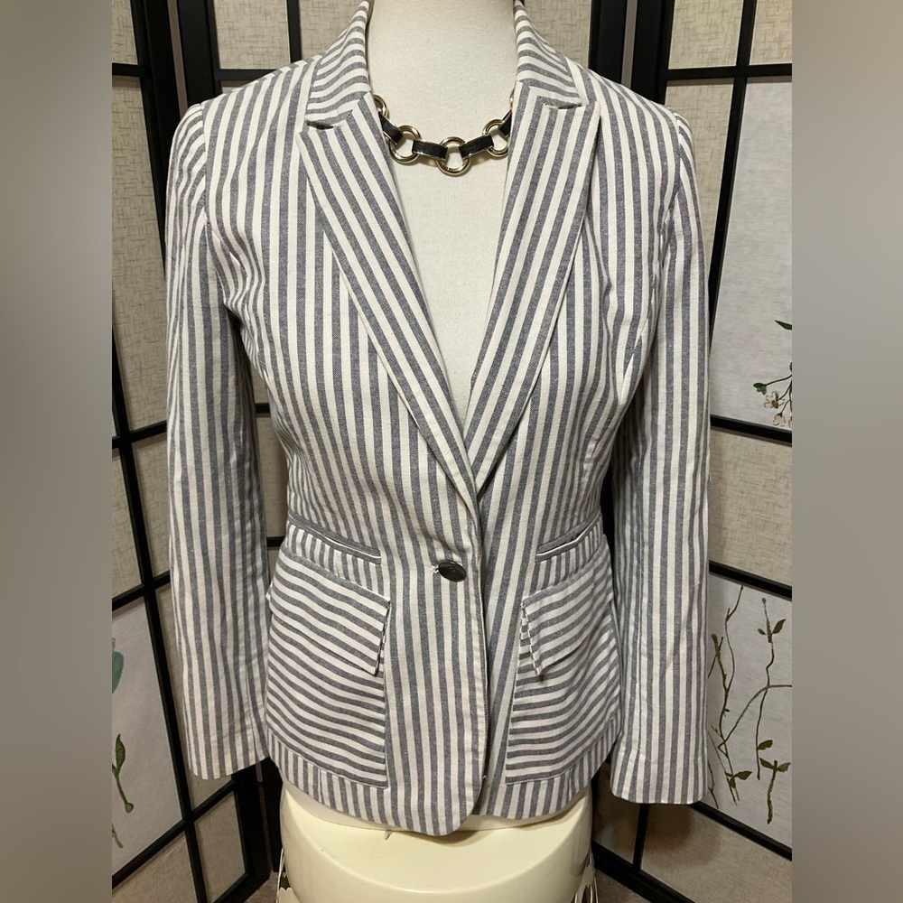 Cremieux Gray and White Striped Blazer Size 2